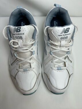 New Balance 608 V5 women’s size 8.5 white blue training sneakers wx608wb5